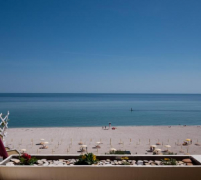 Casa Leonardo Residence Le Piramidi Senigallia